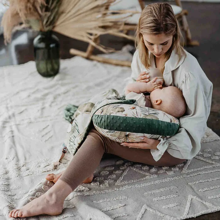 La Millou multifunkční kojící polštář Bamboo Grandma Dana´s Hen - Papagayo/Khaki