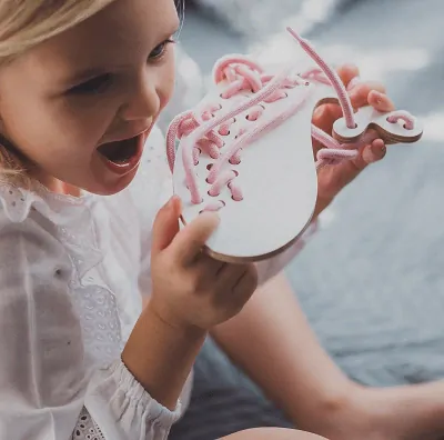 Dřevěná provlékačka - Velryba