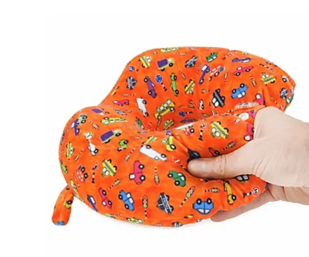 Hugger Ergonomický cestovní polštář - Toy Traffic