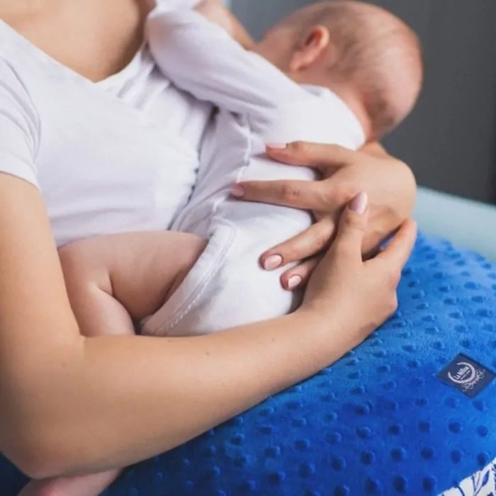 La Millou Multifunkční kojící polštář Grandma Dana´s Hen - Papaya/French Rose Jardin