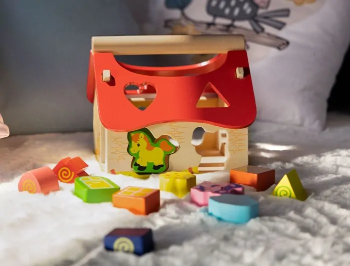 Dřevěná farma s vkládacími kostkami EcoToys